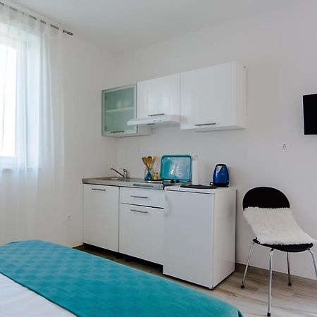 Studio Apartment Stella Лабин Стая снимка