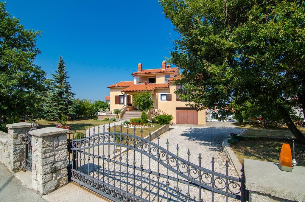 Studio Apartment Stella Лабин Стая снимка