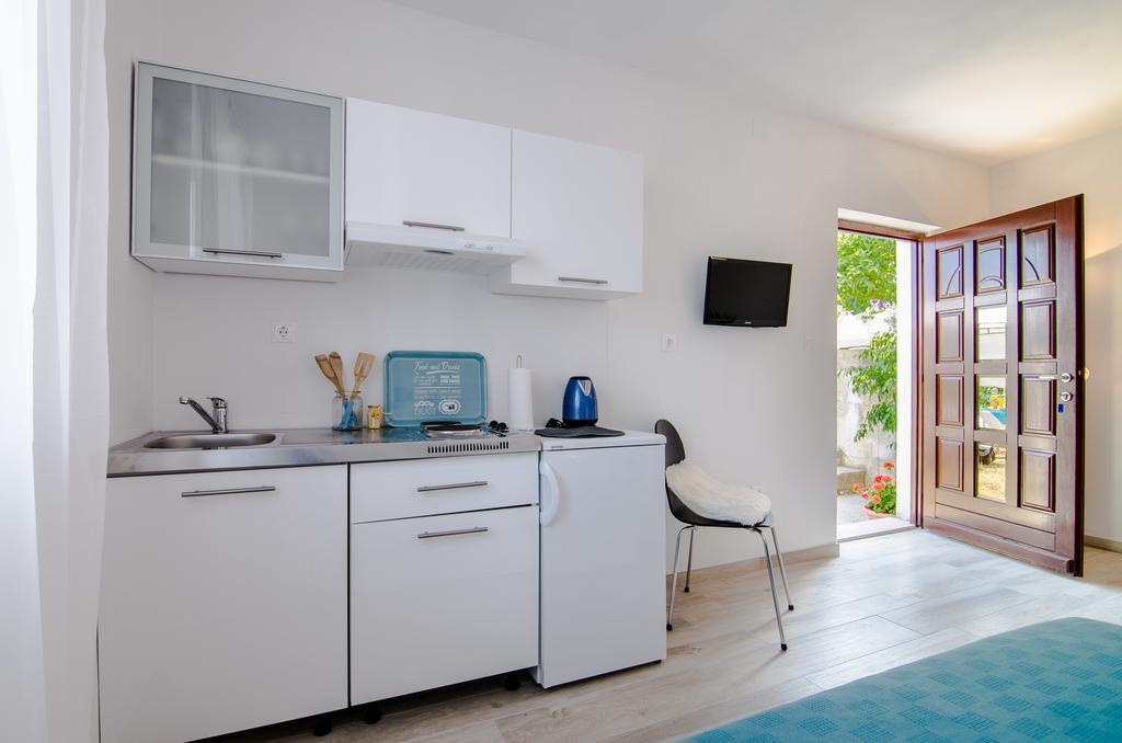 Studio Apartment Stella Лабин Стая снимка